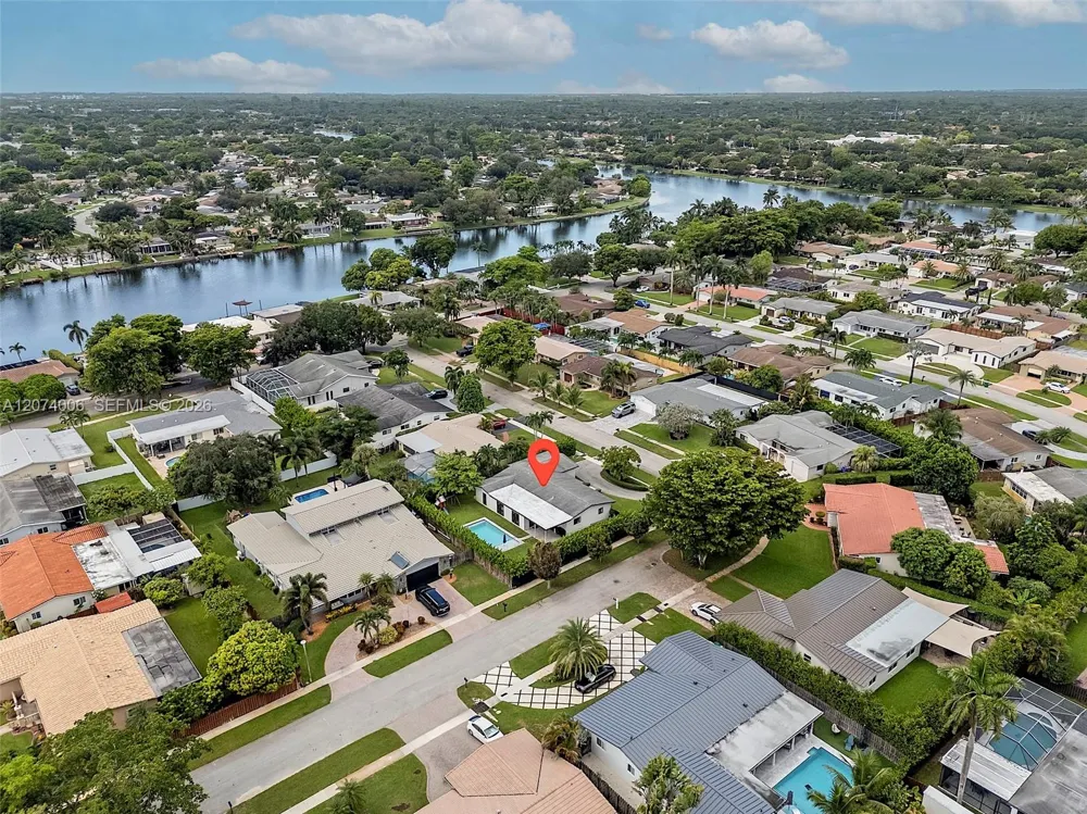10630 NW 19th Pl Pembroke Pines, FL 33026