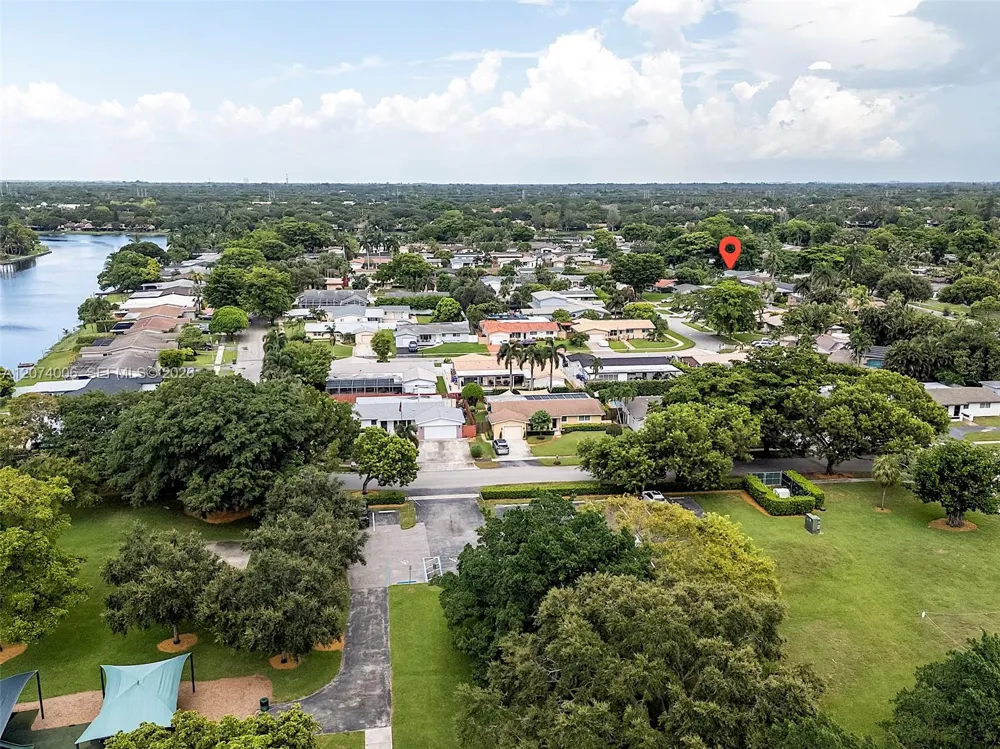 10630 NW 19th Pl Pembroke Pines, FL 33026