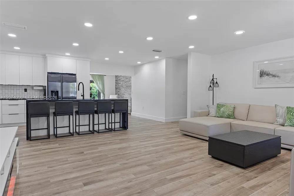 10630 NW 19th Pl Pembroke Pines, FL 33026