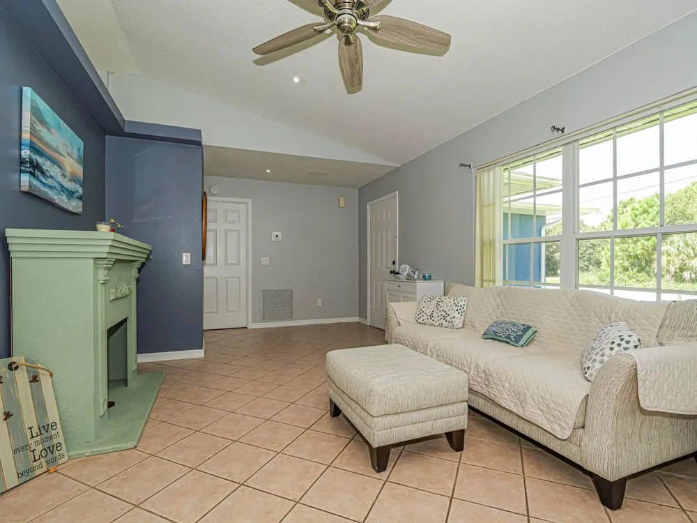 6704 HULDA DRIVE Fort Pierce, FL 34951