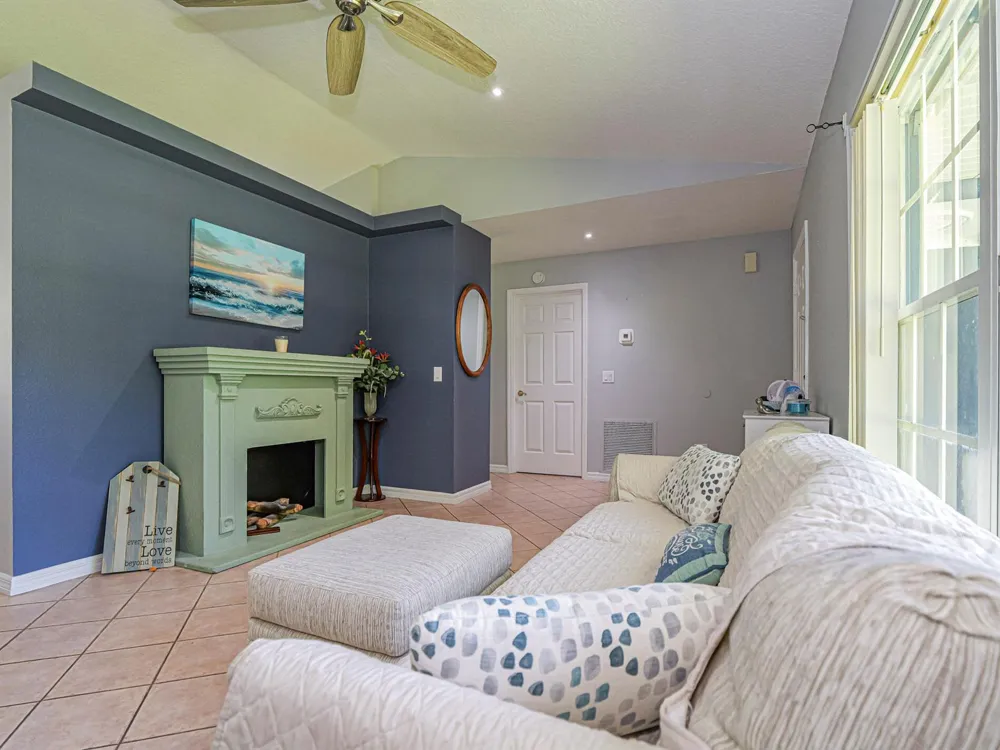 6704 HULDA DRIVE Fort Pierce, FL 34951