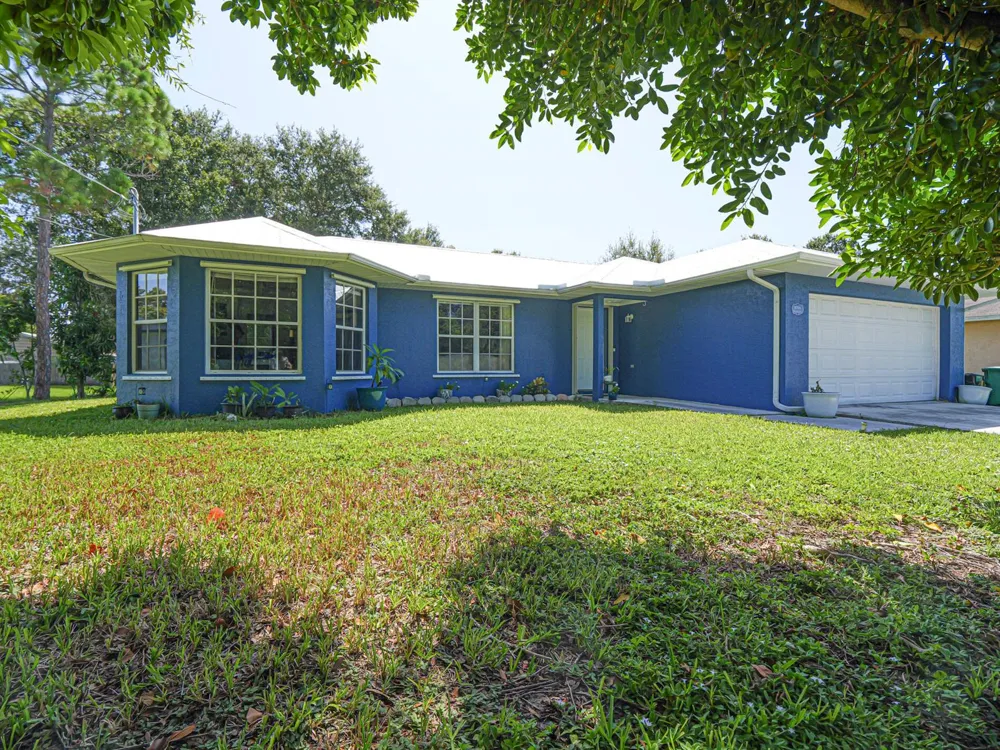 6704 HULDA DRIVE Fort Pierce, FL 34951