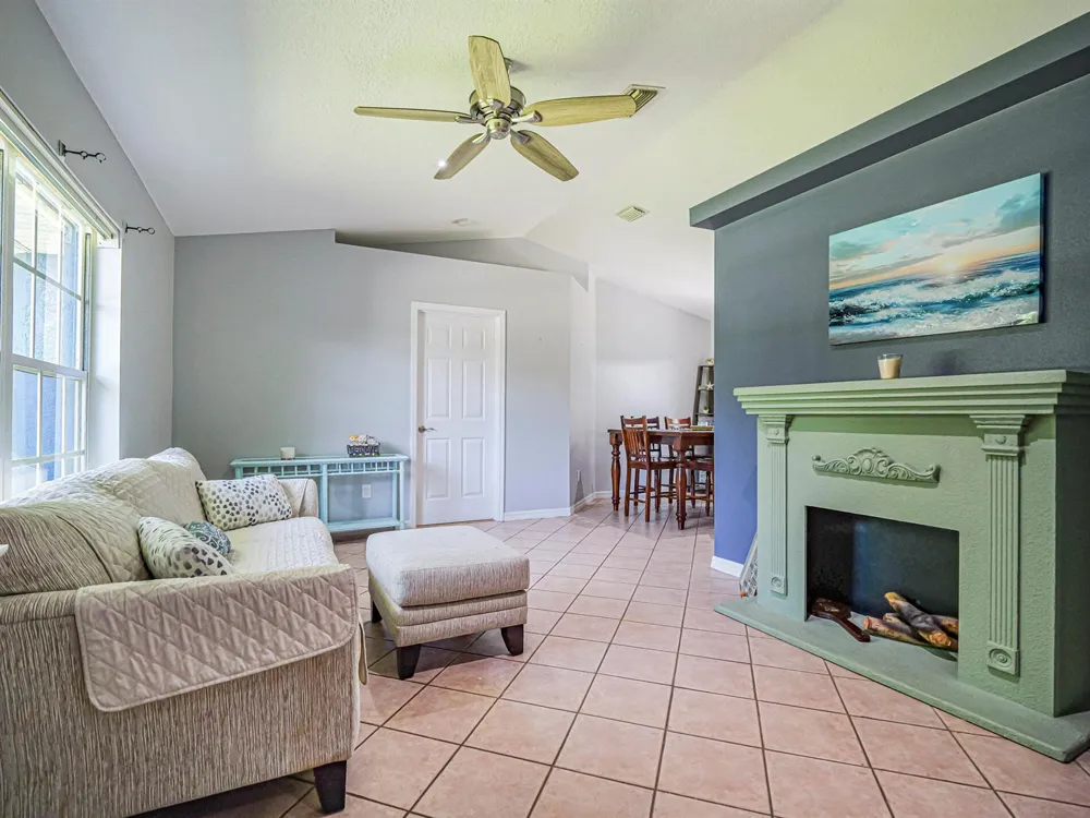 6704 HULDA DRIVE Fort Pierce, FL 34951