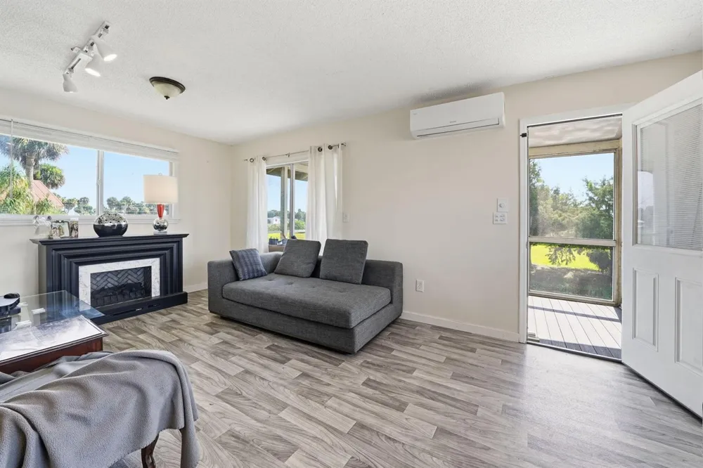 1041 PINE WAY NE Okeechobee, FL 34974