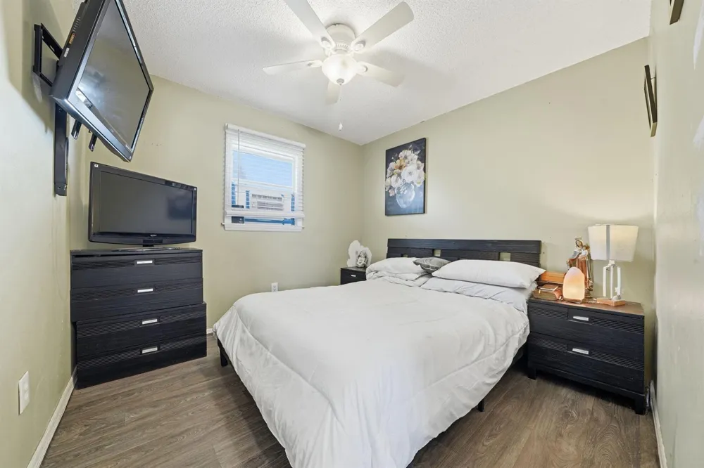 1041 PINE WAY NE Okeechobee, FL 34974