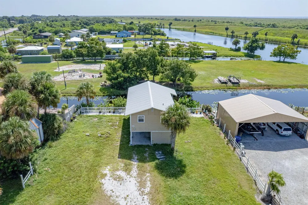 1041 PINE WAY NE Okeechobee, FL 34974