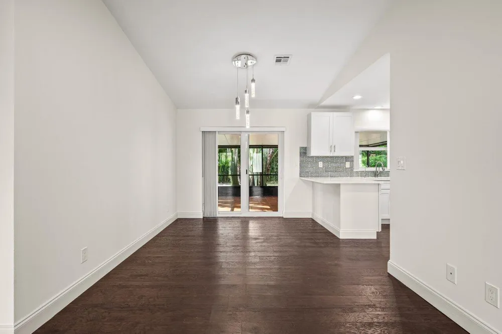 638 SW 4th Avenue Boynton Beach, FL 33426