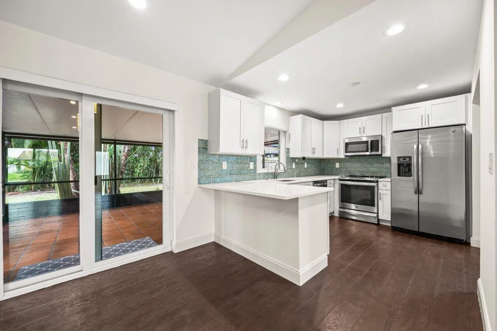 638 SW 4th Avenue Boynton Beach, FL 33426