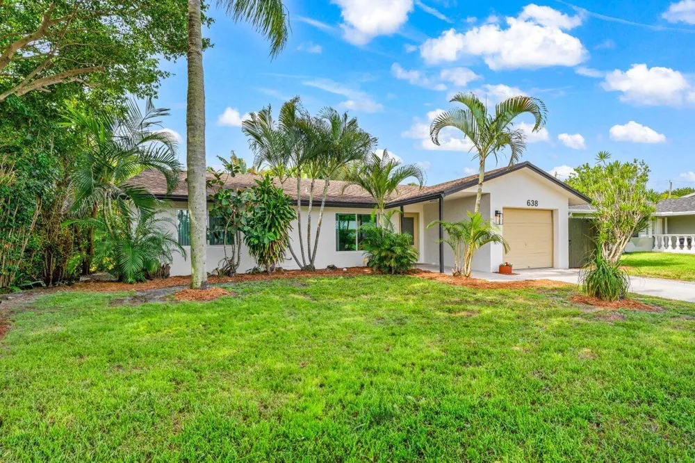 638 SW 4th Avenue Boynton Beach, FL 33426