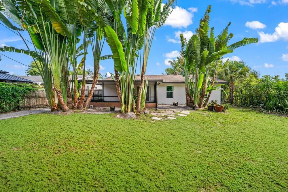 638 SW 4th Avenue Boynton Beach, FL 33426