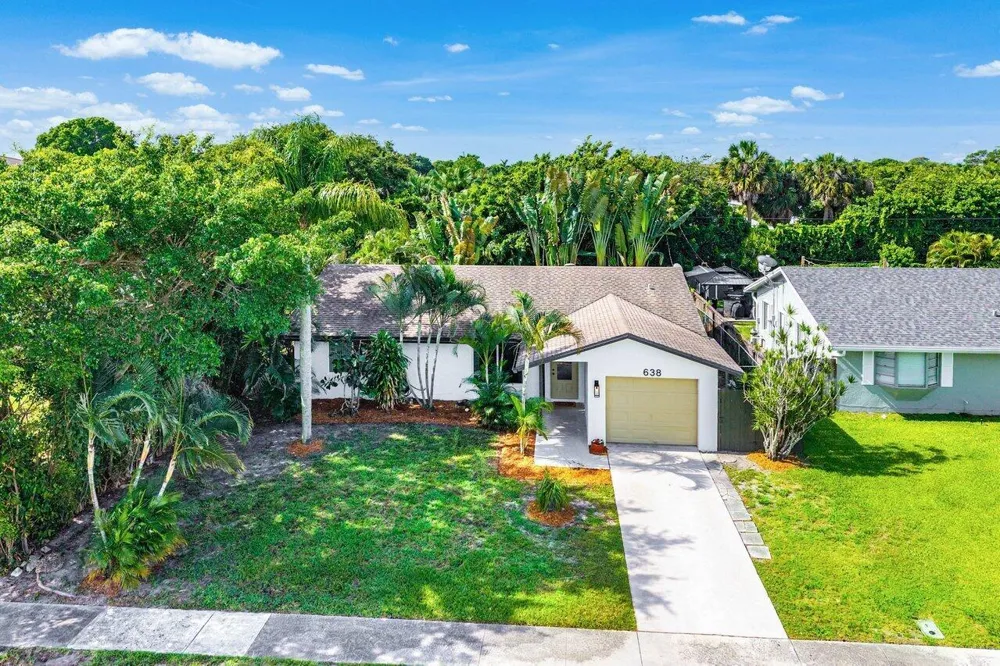 638 SW 4th Avenue Boynton Beach, FL 33426
