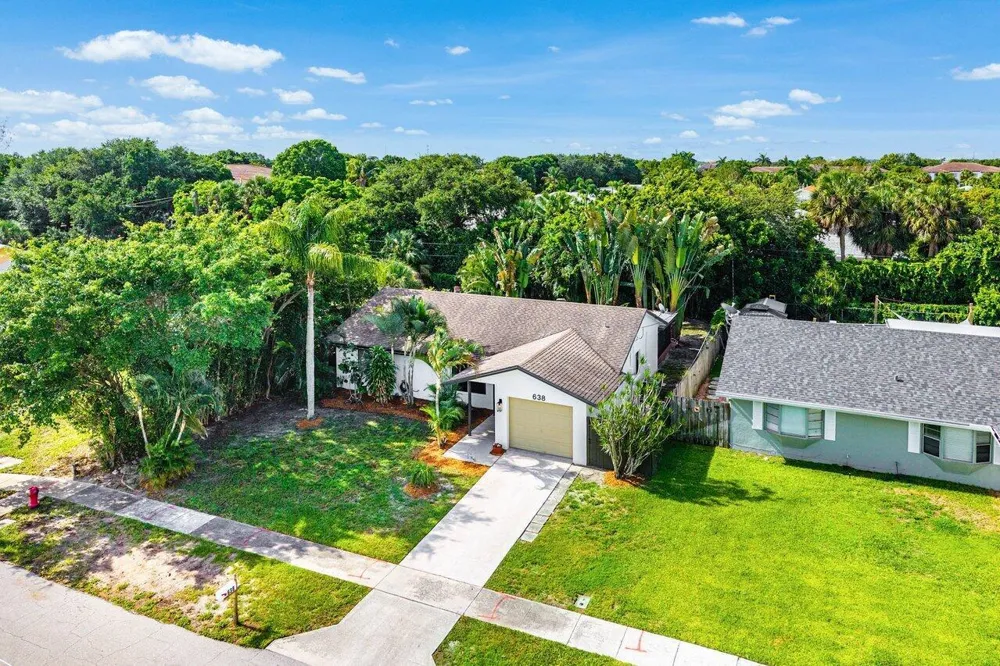 638 SW 4th Avenue Boynton Beach, FL 33426