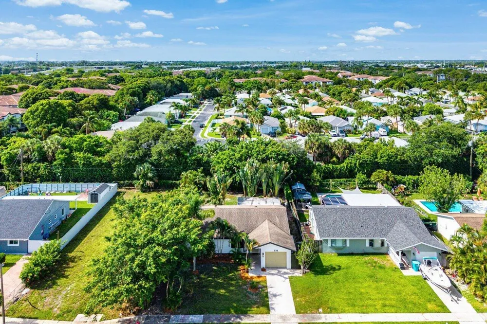 638 SW 4th Avenue Boynton Beach, FL 33426
