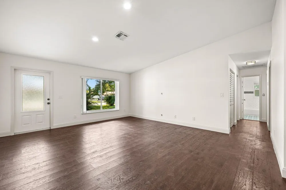 638 SW 4th Avenue Boynton Beach, FL 33426