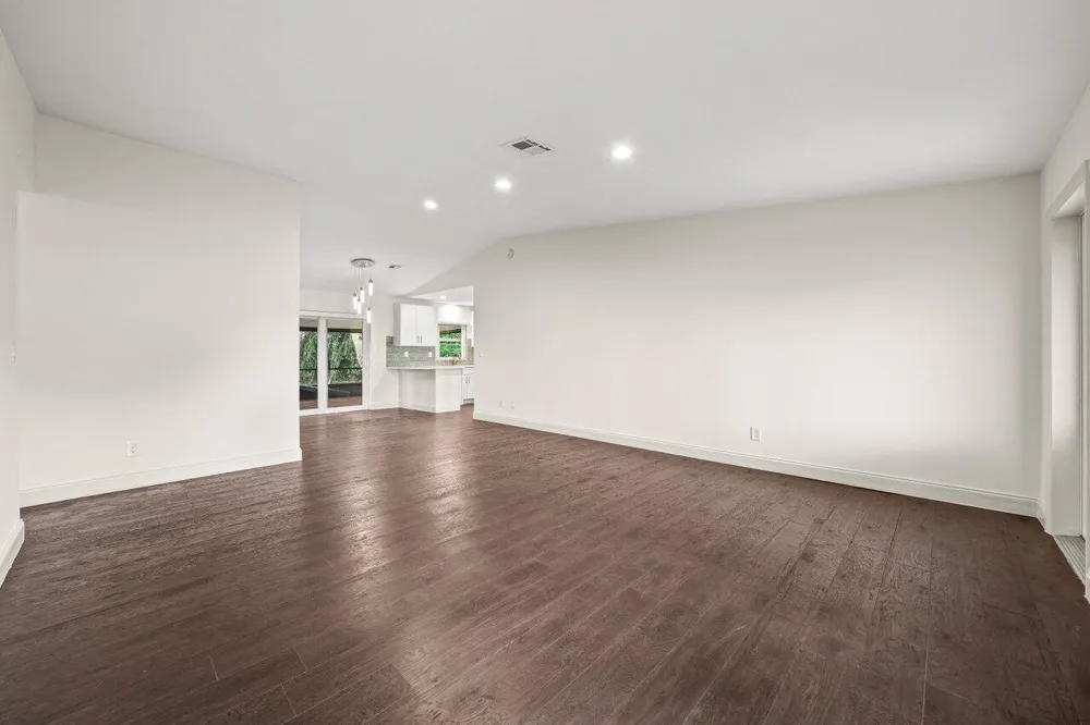 638 SW 4th Avenue Boynton Beach, FL 33426