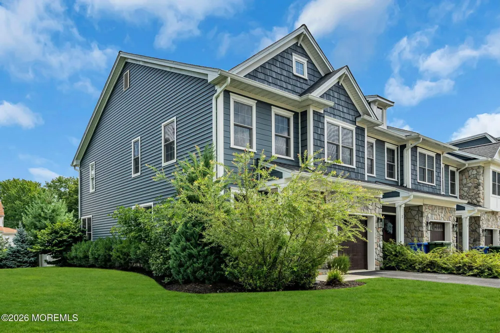 6 Samantha Way Eatontown, NJ 07724