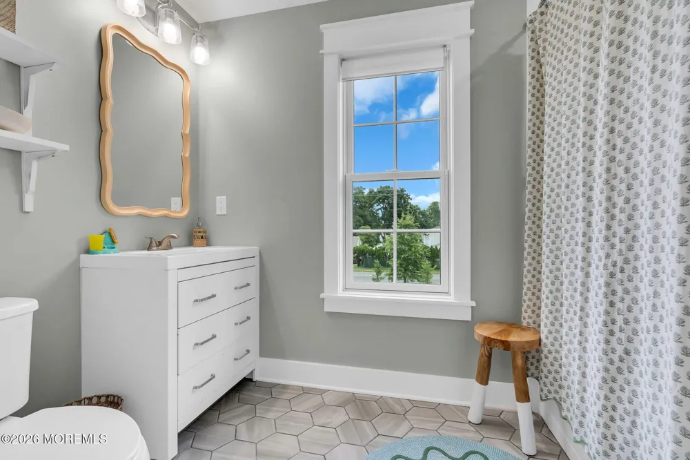 6 Samantha Way Eatontown, NJ 07724