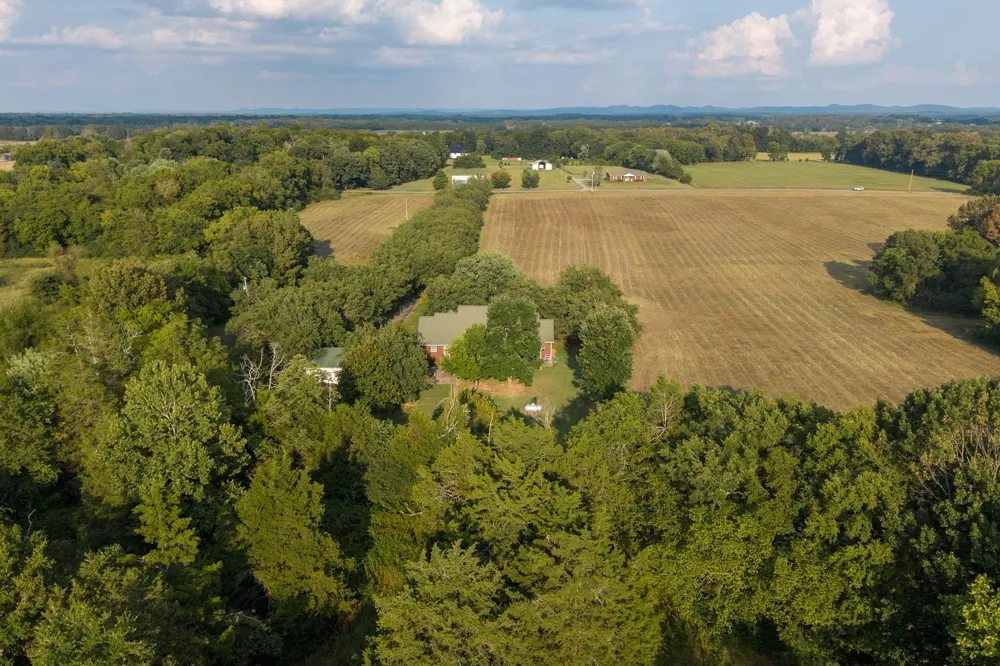 975 Haunt Hollow Rd Unionville, TN 37180
