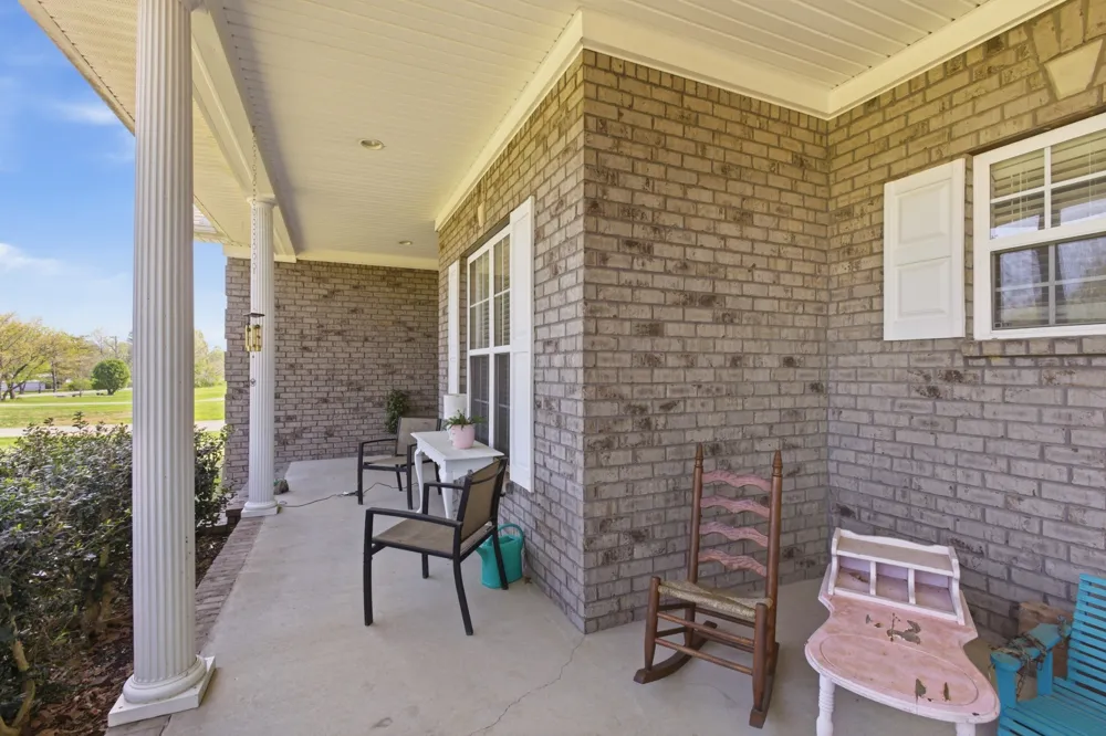 435 Long St W Mc Ewen, TN 37101