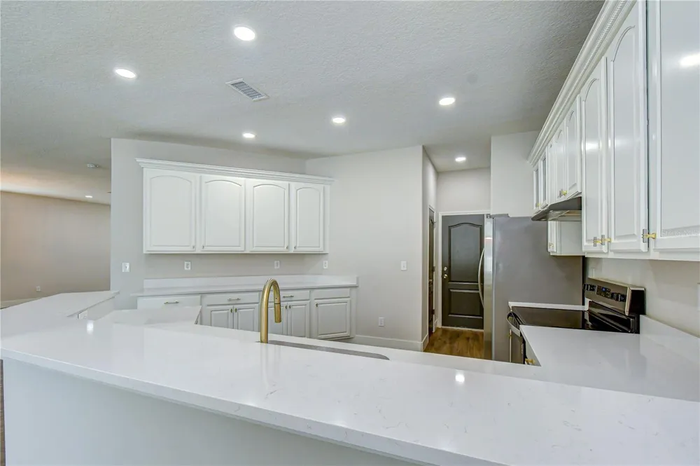 1712 ATLANTIC DRIVE Ruskin, FL 33570