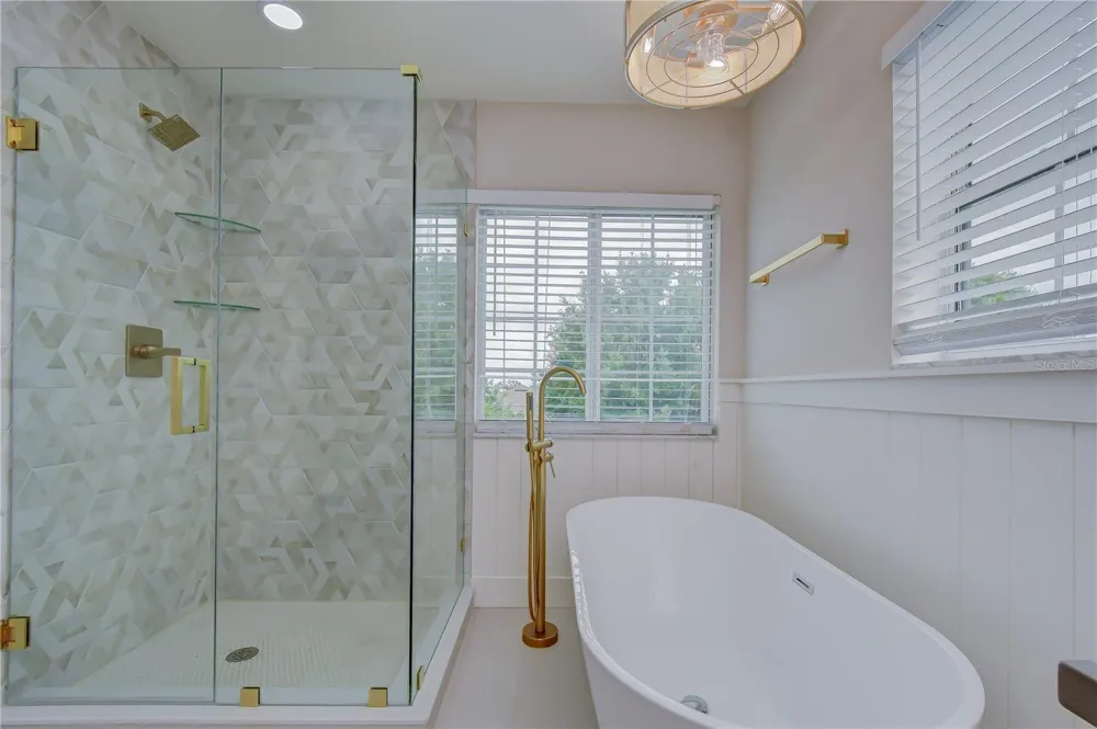 1712 ATLANTIC DRIVE Ruskin, FL 33570