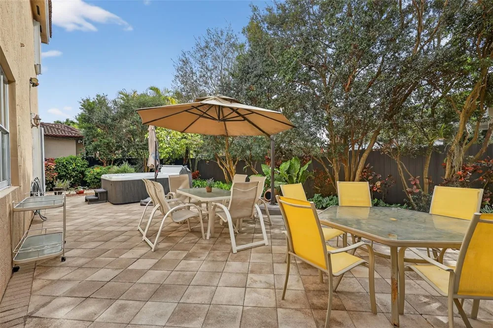 15144 SW 20TH STREET Miami, FL 33185