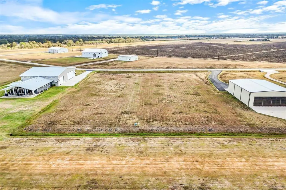 7787 Meteor Drive Sealy, TX 77474
