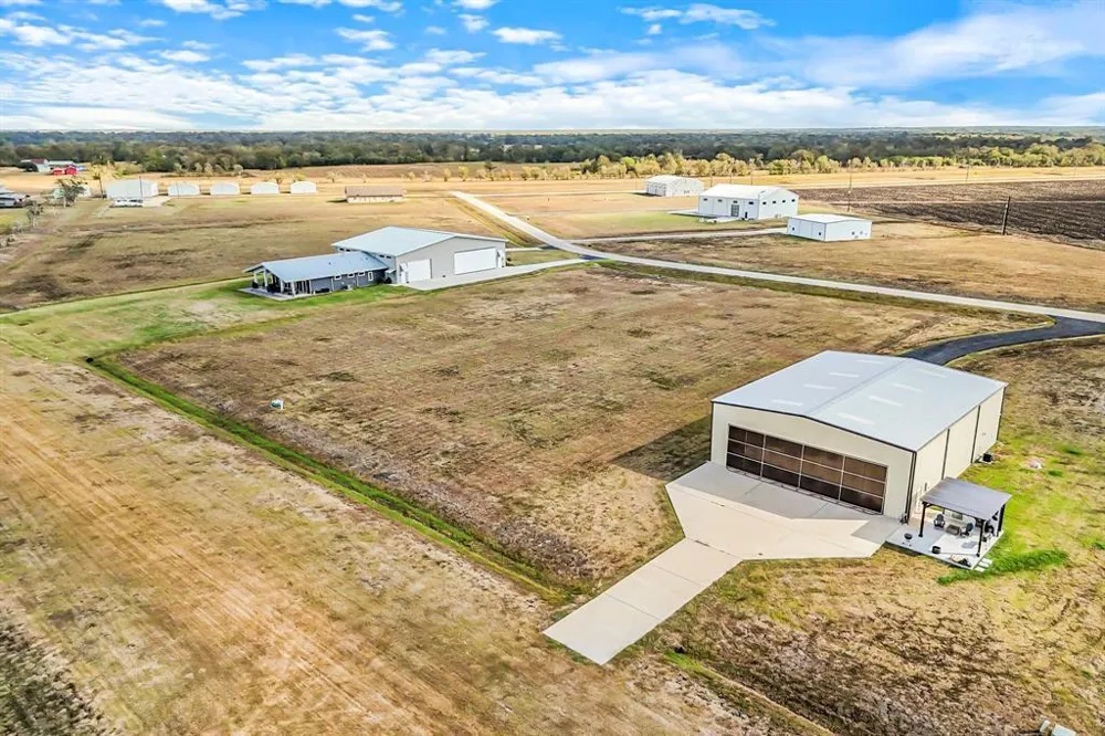 7787 Meteor Drive Sealy, TX 77474