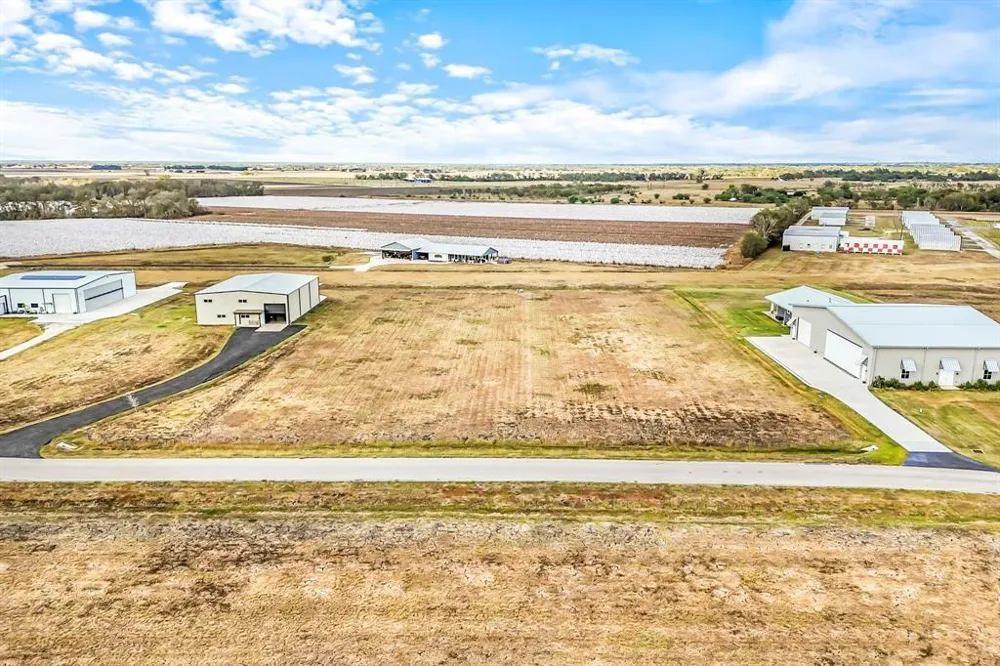7787 Meteor Drive Sealy, TX 77474