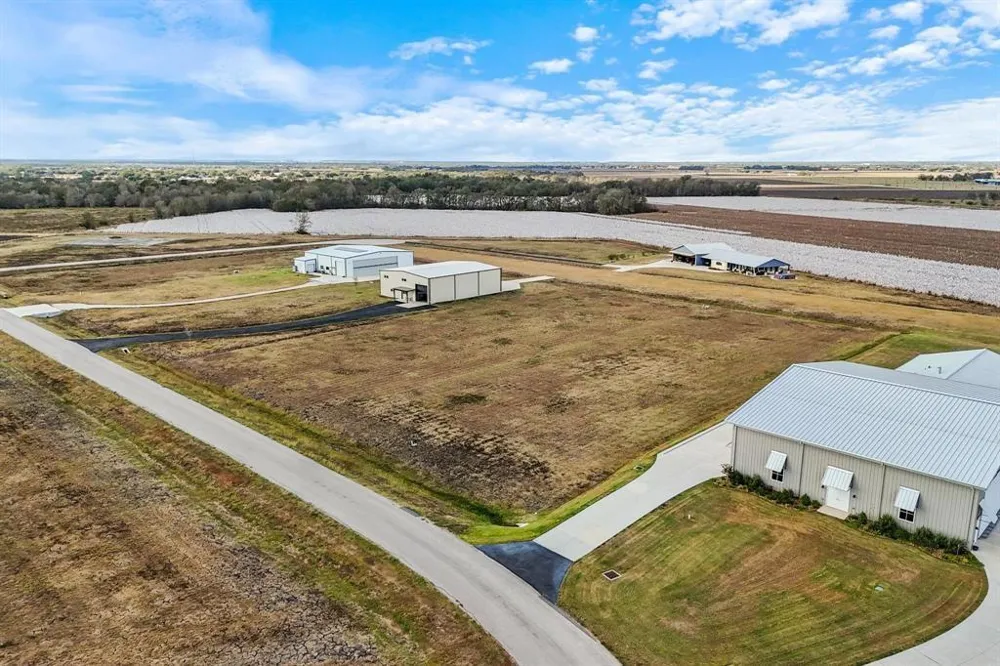 7787 Meteor Drive Sealy, TX 77474