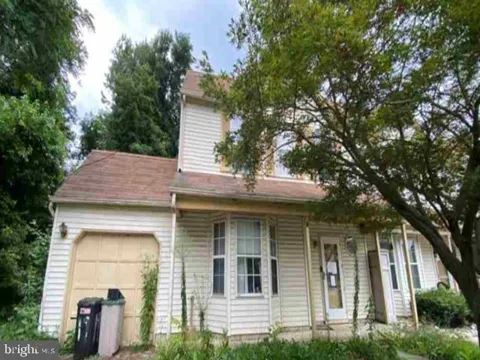 19 SUMMIT COURT