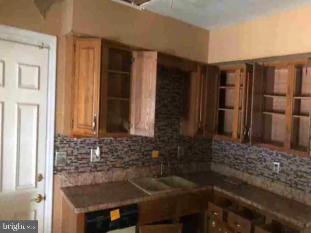 19 SUMMIT COURT Clementon, NJ 08021