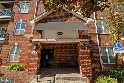 1570 SPRING GATE DRIVE #7203