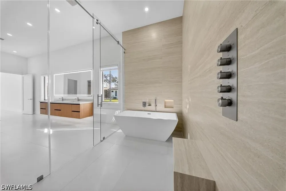 39th Street SW Naples, FL 34117