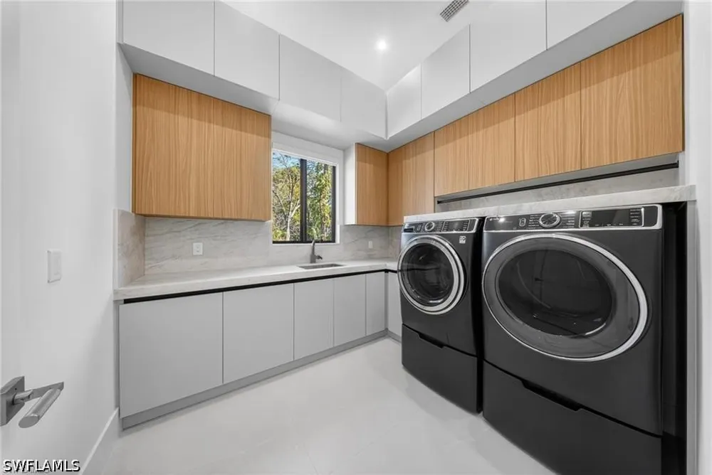 39th Street SW Naples, FL 34117