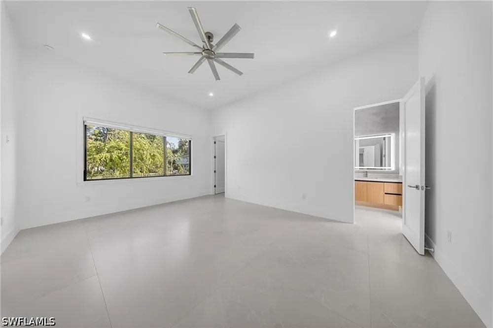39th Street SW Naples, FL 34117