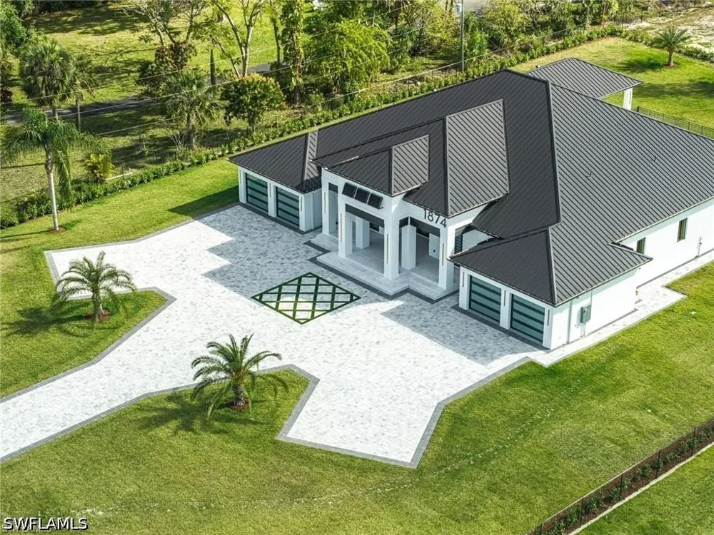 39th Street SW Naples, FL 34117