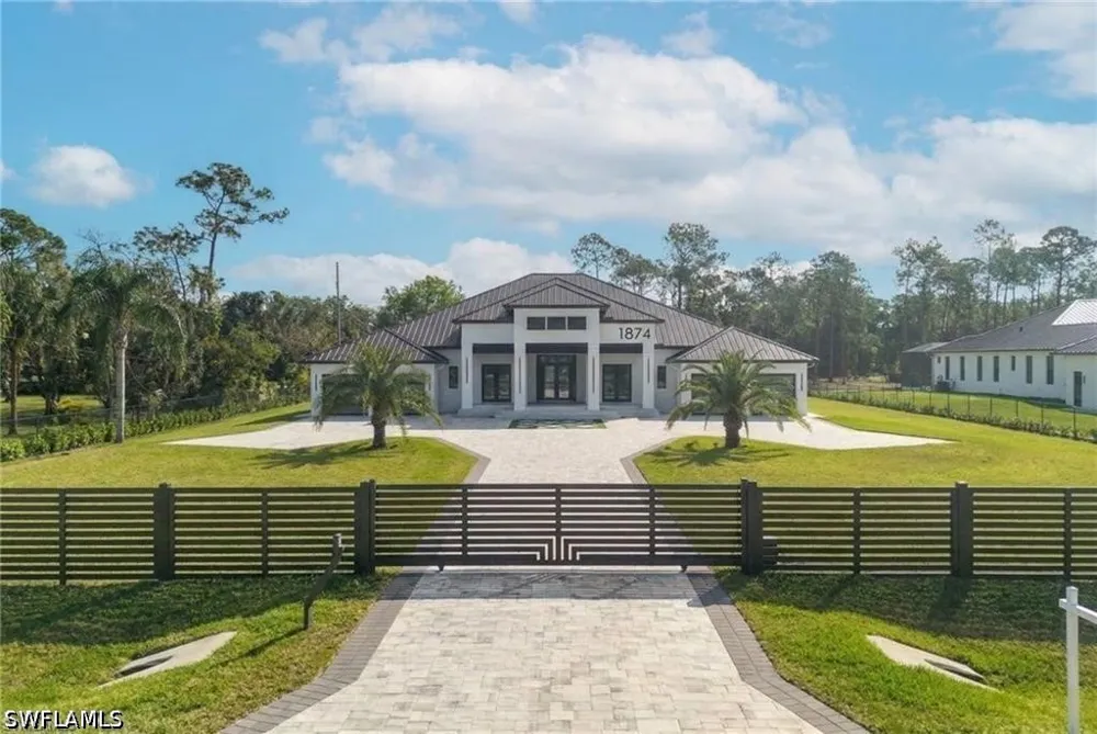 39th Street SW Naples, FL 34117