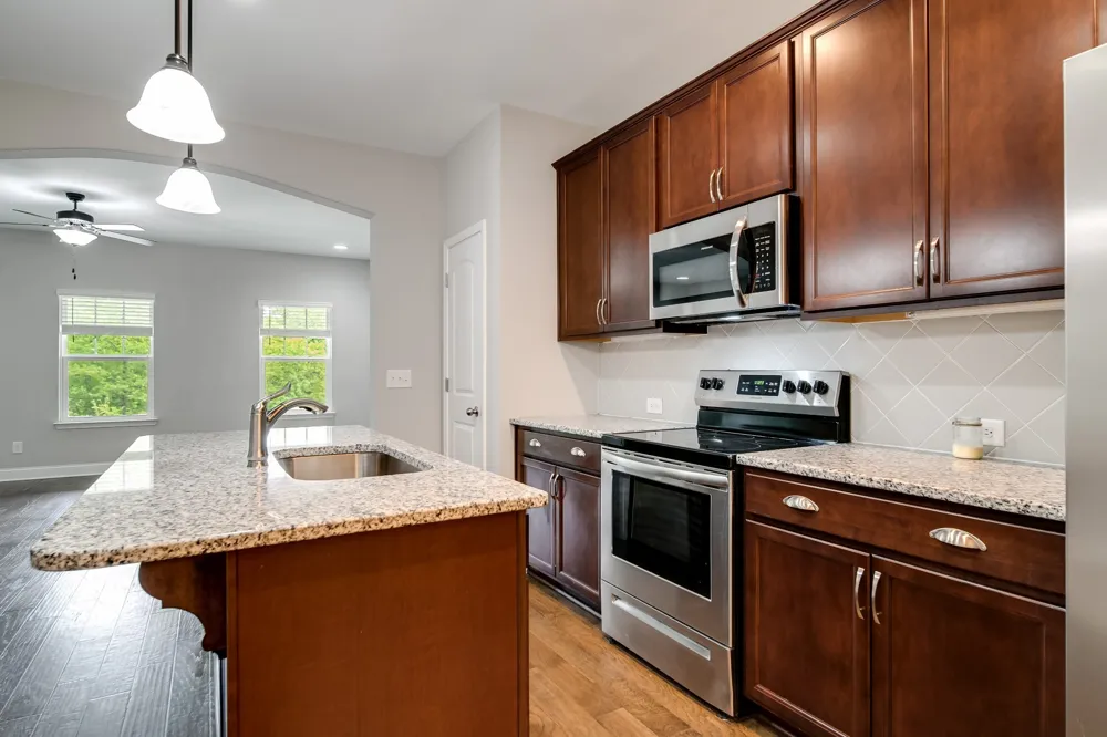 391 Carriage House Ln Hendersonville, TN 37075
