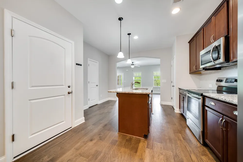391 Carriage House Ln Hendersonville, TN 37075
