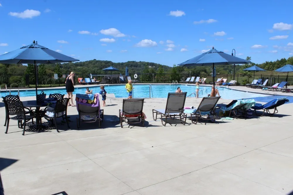 391 Carriage House Ln Hendersonville, TN 37075