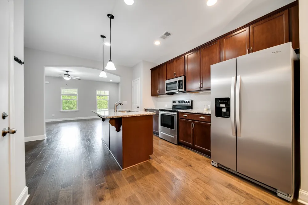 391 Carriage House Ln Hendersonville, TN 37075