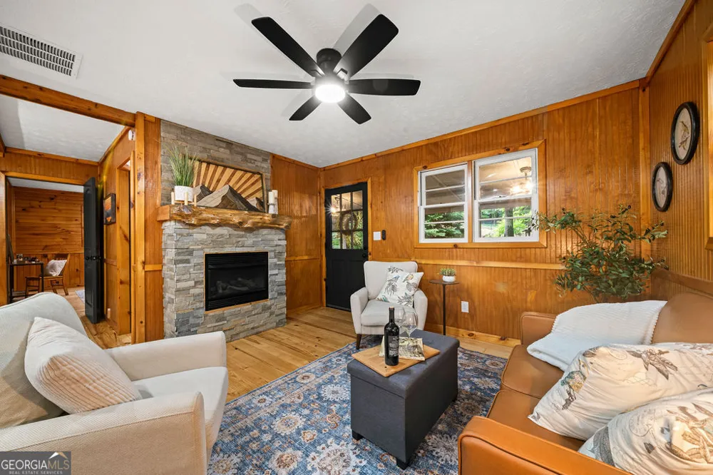 150 Summit ST Ellijay, GA 30540
