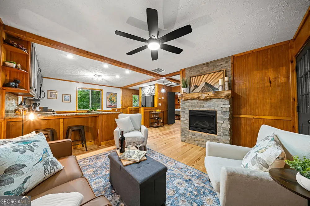 150 Summit ST Ellijay, GA 30540