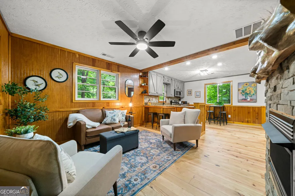 150 Summit ST Ellijay, GA 30540