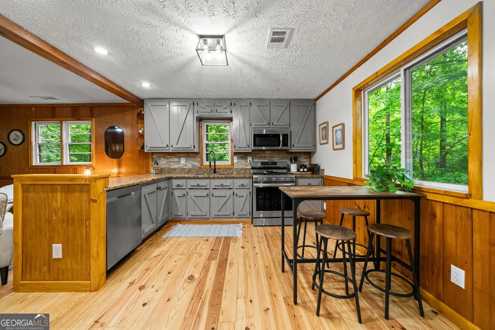 150 Summit ST Ellijay, GA 30540