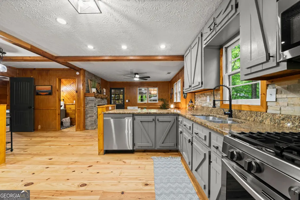 150 Summit ST Ellijay, GA 30540