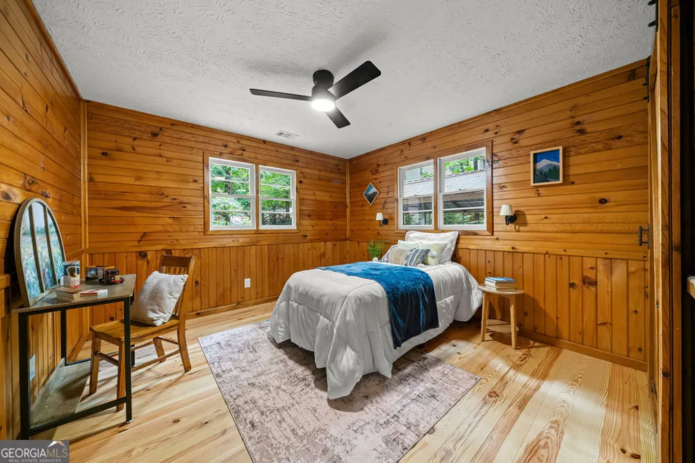 150 Summit ST Ellijay, GA 30540