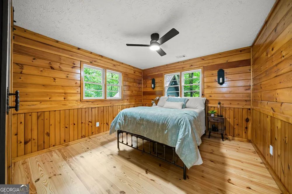150 Summit ST Ellijay, GA 30540