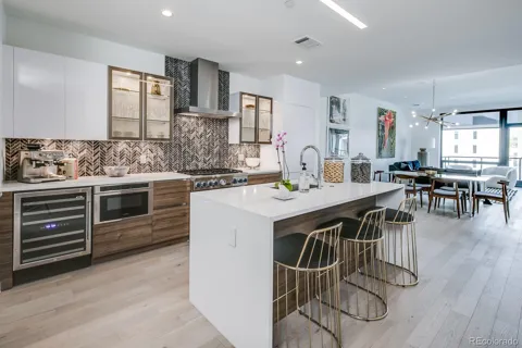 255 Saint Paul Street #607